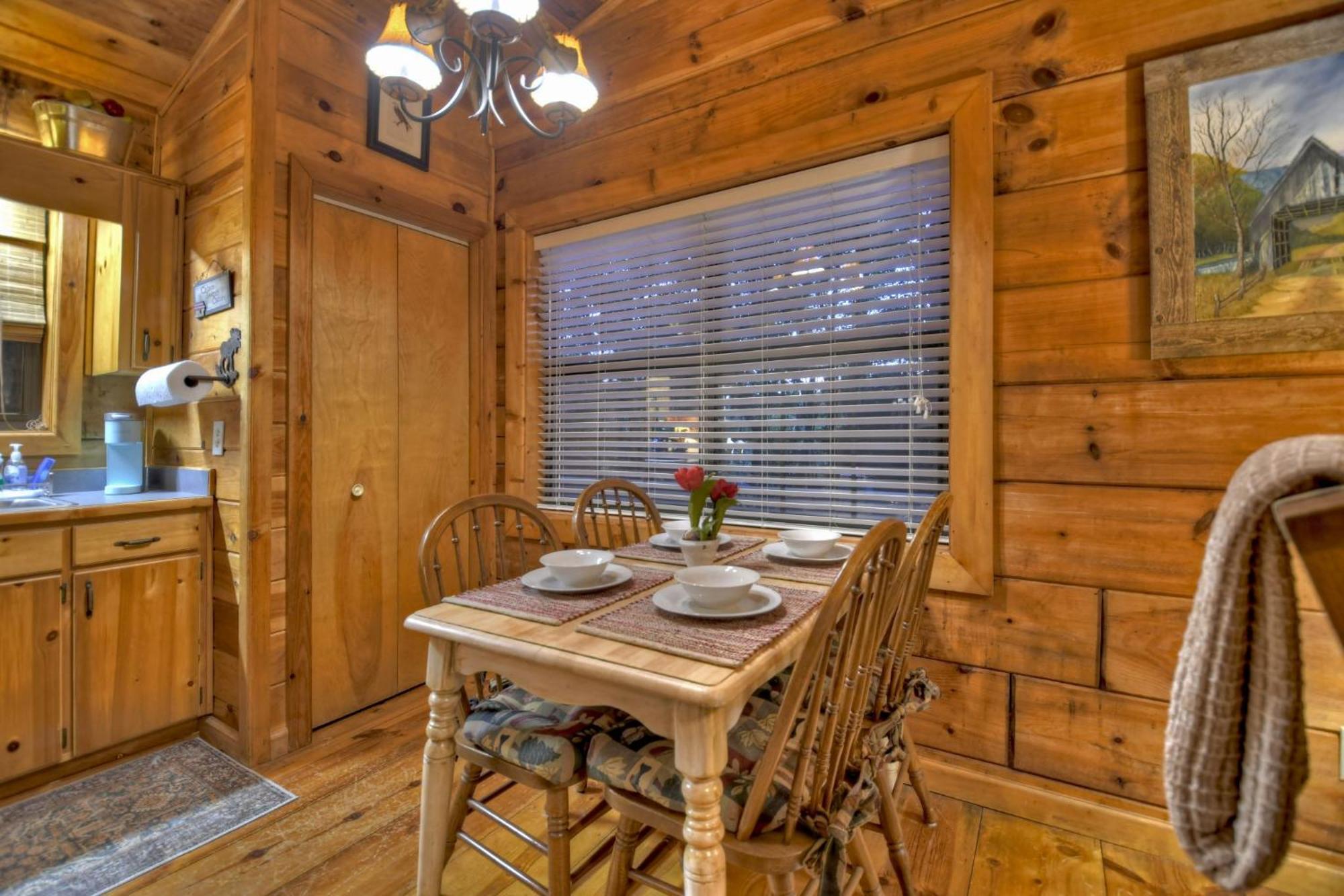Hygge Haus Rustic Charm Cozy Beds And A Serene Location Ellijay Exterior foto
